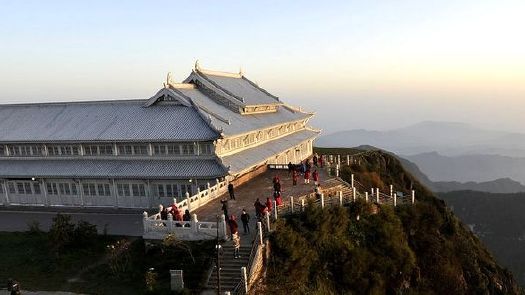 峨眉山