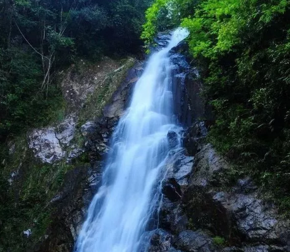 廣東第一峰.jpg