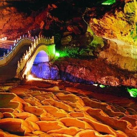 英西峰林九龍小鎮(zhèn)、洞天仙境、連州地下河、千年瑤寨、湟川三峽三天游純玩0購(gòu)物