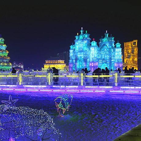 【冬秘雪國】冰城哈爾濱、亞布力激情滑雪、醉美童話雪鄉(xiāng)、中國神州北極、雪原圣誕村雙飛6天游哈爾濱往返