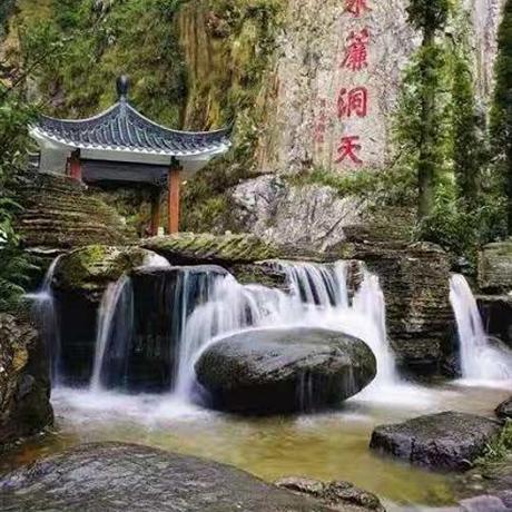 東莞五星純玩·食足四餐 美食2天松山湖賞松湖煙雨、東莞鼓浪嶼-下壩坊、水濂山森林公園觀水濂飛瀑